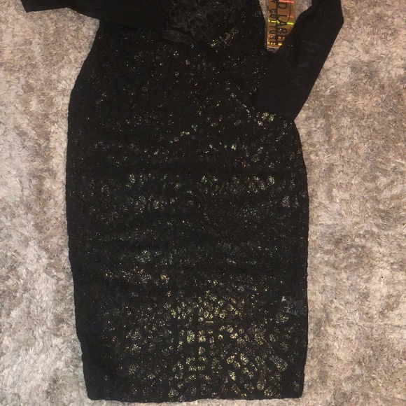 Gold Label Wow Couture backless, sheer midi dress - Picture 6 of 7